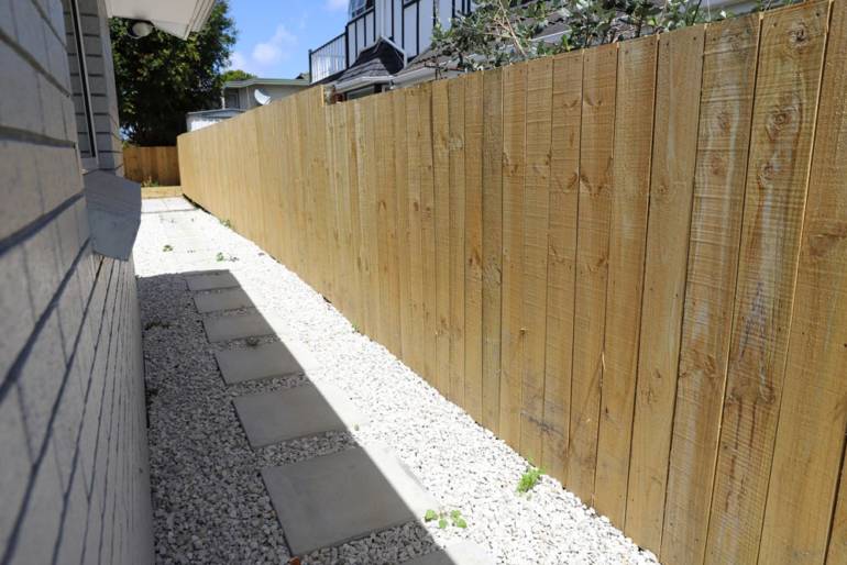 Guide to Fencing Costs in Auckland: Prices, Types, Rules and What Homeowners Need to Know in 2026